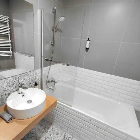 Frydrychowicza Z Ogrodkiem Przy Politechnice I Onkologii Apartment *
